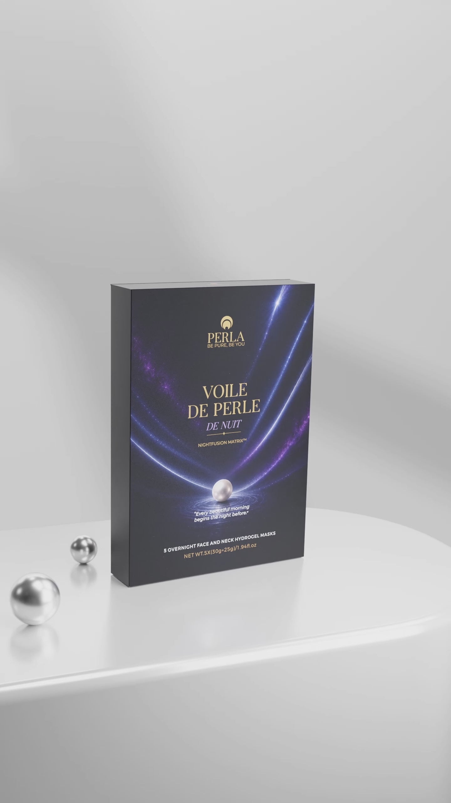 The Voile de Perle de Nuit sachet and box turning to show the front and the application steps on the back.